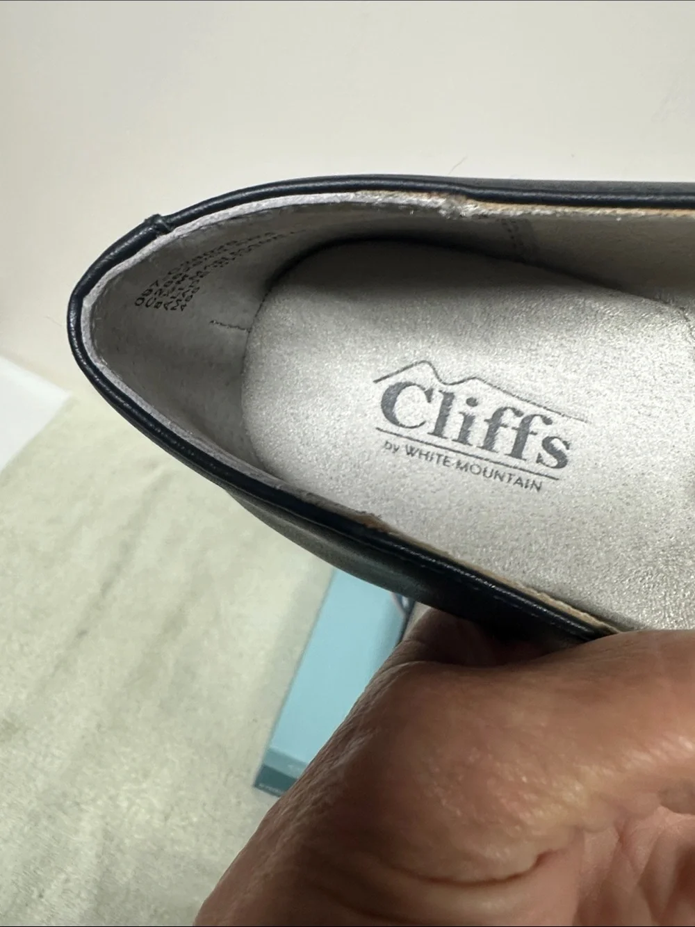 Cliffs by WHITE MOUNTAIN classic black
